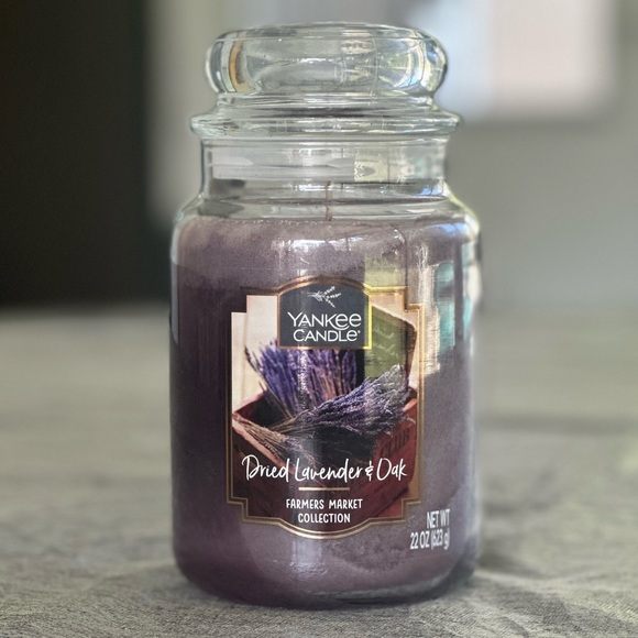 Yankee Candle Dried Lavender & Oak Large 22 Oz. Jar, New - Picture 2 of 10